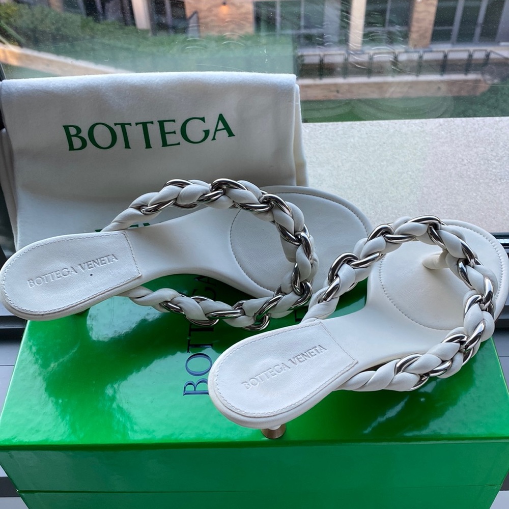 Bottega Veneta, dot sandals in string, Size 39
